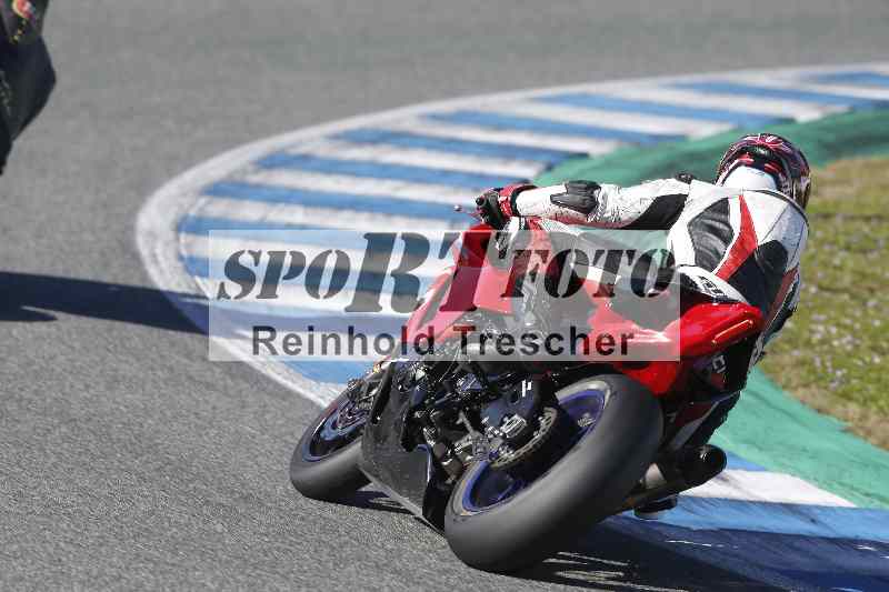 /Archiv-2024/02 29.01.-02.02.2024 Moto Center Thun Jerez/Gruppe rot-red/backside